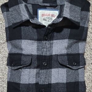 American Eagle Black Buffalo Check Flannel Size Medium